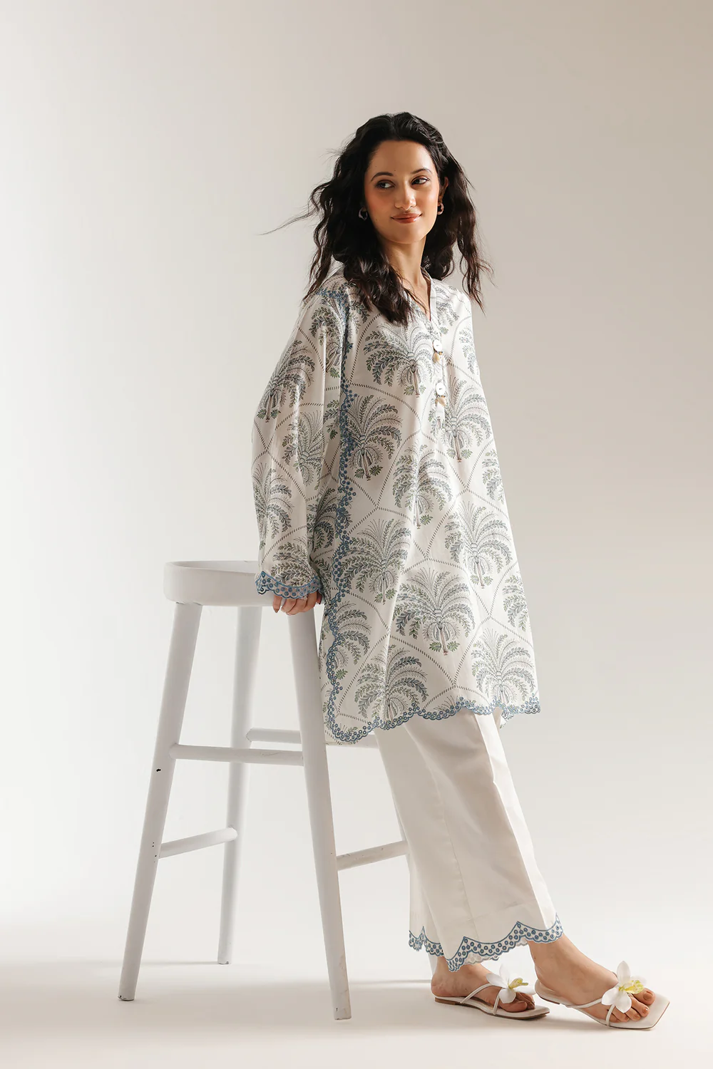 EMBROIDERED SUIT